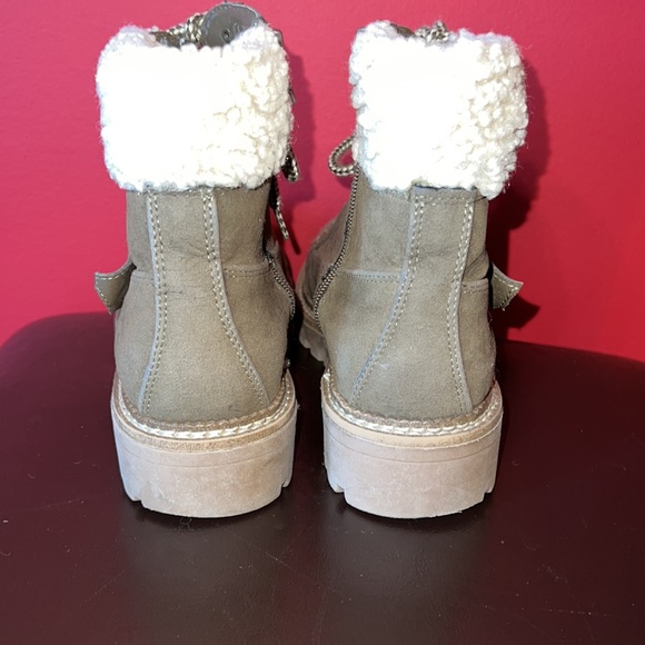 EUC Ankle boots women’s 7.5 - Picture 4 of 13